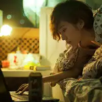 女生头像背影长发侧脸唯美微信头像图片大全