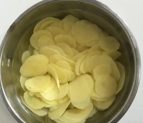 土豆这样做又香又脆,不用炒,不用炸,2元一大盘,让你吃过瘾网易订阅