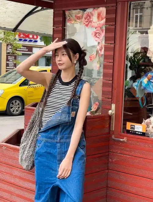 沈梦辰晒照甜美可爱,皮肤白皙水嫩似少女,小肚隆起引猜疑