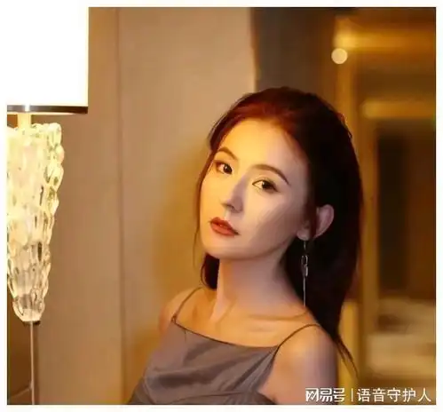 热依扎的曼妙身姿,犹如盛夏烈阳,热烈而璀璨,让人一见倾心演员宁贵人她的演技神秘面纱网易订阅