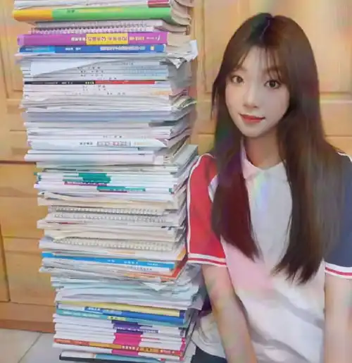 专科女孩考上复旦后,亲戚上演极速变脸,让人感叹太现实了