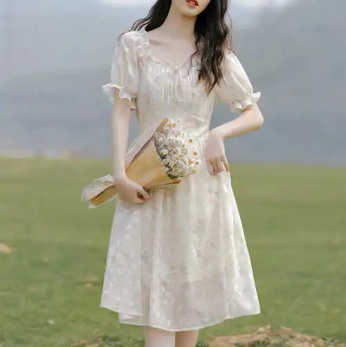 施悦名气质小裙子女夏仙女裙方领泡泡袖法式初恋甜美雪纺茶歇碎花连衣裙