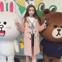 穿不对老十岁,牛角扣大衣减龄有妙招