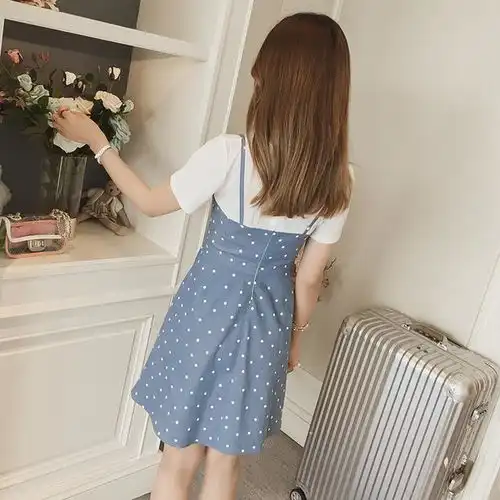 小女人的优雅韵味,裙子来点缀,让你从容而又沉淀之美