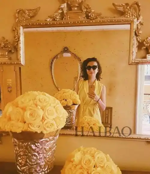 提问什么样的女生才算有高级感这个亚裔博主亲自示范
