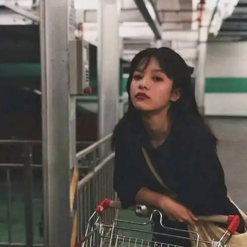 女生头像今生卖花,来世漂亮