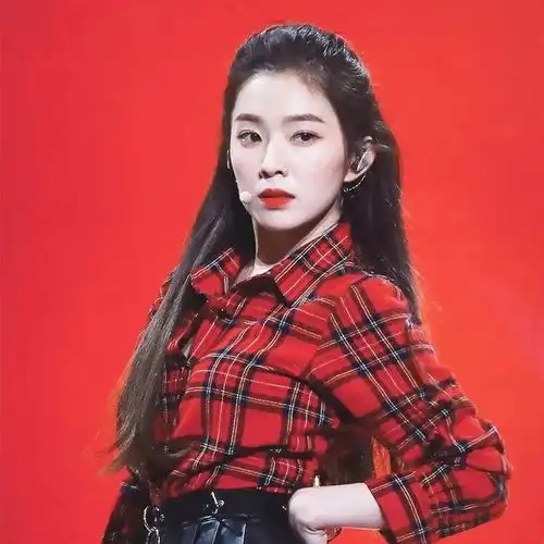 裴珠泫,性感高冷,笑起来很好看,美女绝绝子,必须爱了