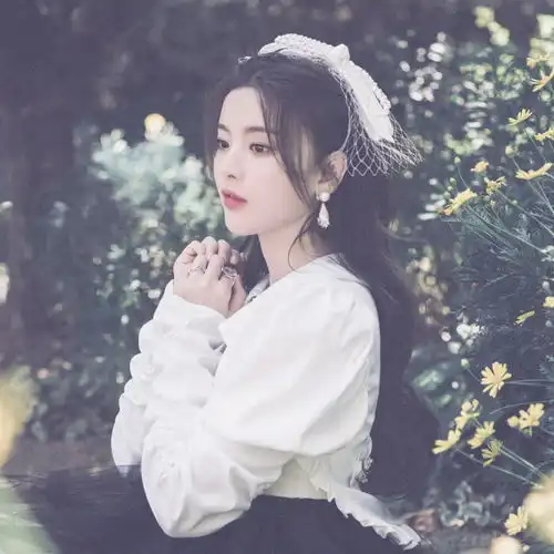 杨超越头像合集一