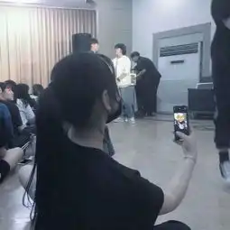 好看清纯女生头像背影侧脸,人生不在于拿有一手好牌