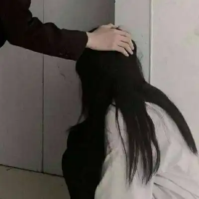让男生荷尔蒙飙升的3个行为,丫头若敢做,不脱单我赔你