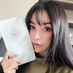 小海绵夸baby最美丽,还不是因为她的粉红少女肌