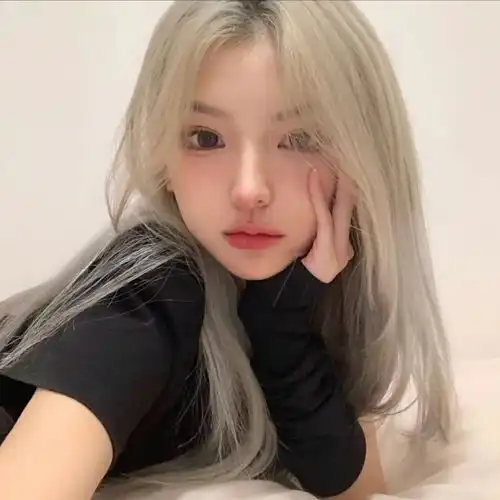 女生头像18岁是女孩子最美好的年纪