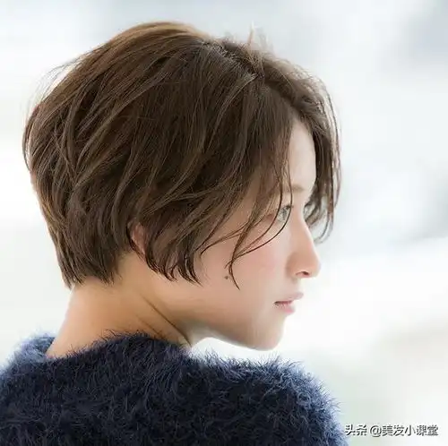 气质型女生短发发型,30岁以后的女性更适合