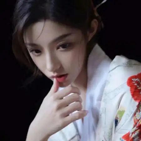 qq女生四人闺蜜头像四张每人一张,随便你使用不撞头了