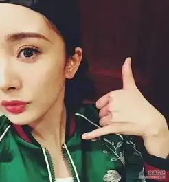 杨幂只晒14自拍脸,真是用尽一切手段显脸小
