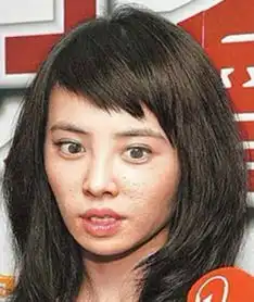 毒舌化妆师评女星素颜周迅又黄又黑萧蔷皮肤像塑料袋
