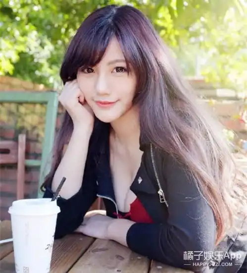 她是和袁惟仁传绯闻的大学校花,被称为g奶女神曾火到日本