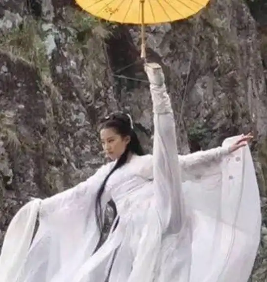 刘亦菲刘诗诗迪丽热巴杨蓉赵雅芝吴倩,女星古装撑伞谁最仙气