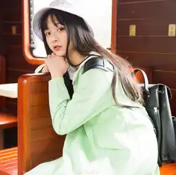 组图上视校花晒写真清新淡雅尽显知性美