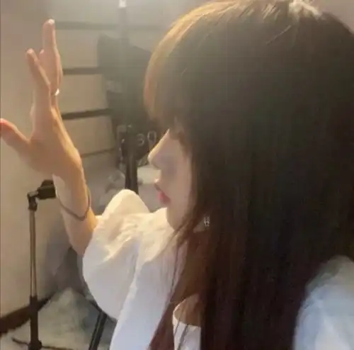 第617期推荐头像0405侧脸不露脸女生头像