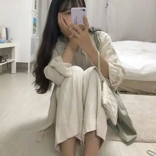 韩国小姐姐分享自己从不露脸的羞羞日常,引百万人围观原来女生一个人住,居然这么爽