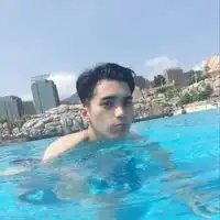 qq情侣头像下半身两个人的故事要用心去写结局才会最美