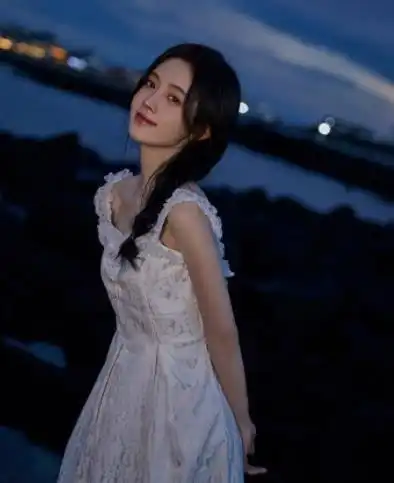 鞠婧祎简直就是矮个子女孩的穿搭模板,大家学起来吧