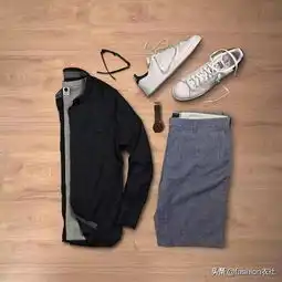 黑衬衫灰t,男士这样搭,越来越年轻