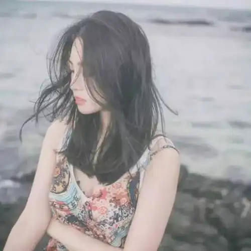 13句伤感到落泪的个性签名,触动心灵句子