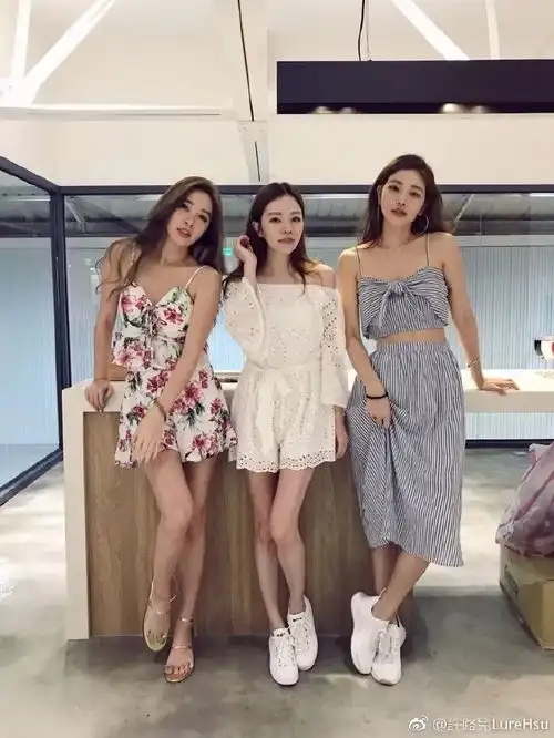 最强冻龄童颜女星三姐妹40岁像20岁,网友赵雅芝都是浮云