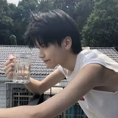 听说男生换上这个头像更容易找对象哦