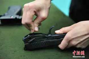 中国90后女特警11秒完成拆枪组枪