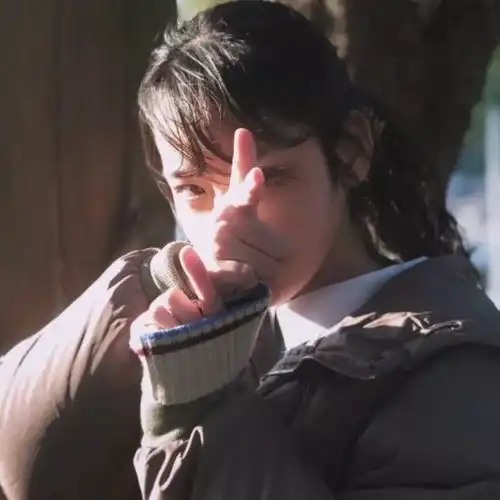 女生头像一个人想着一个人