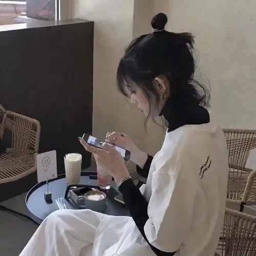 丸子头一眼心动的可爱女生头像