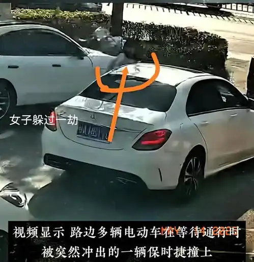 湖北保时捷撞人后续,女司机正脸照曝光,身份被扒,不简单