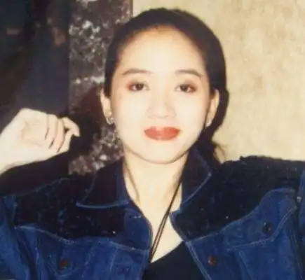 她替刘嘉玲撑腰,当众表白成龙,与小18岁的谢霆锋结拜不简单