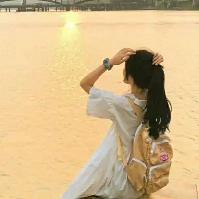 冬天就是想靠近温暖的人和事.女女生头像我要个性网