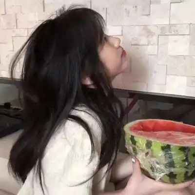 温柔有意境的萌妹女生头像精选不是花需要花店是花店需要花