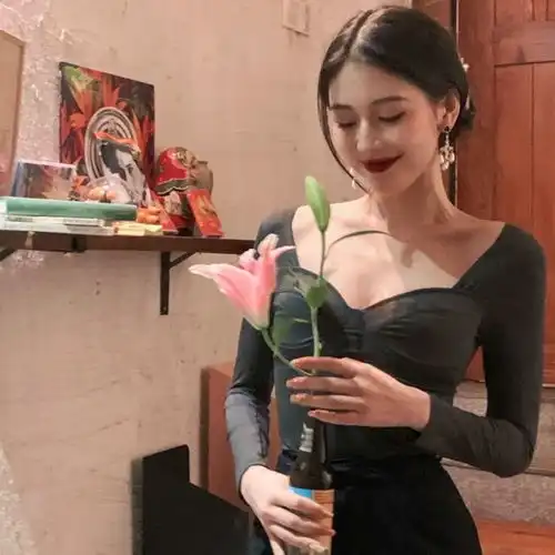 人间富贵花女生头像