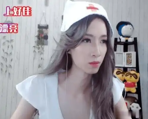 王者荣耀主播女装大比拼,张大仙呆萌,梦泪可爱,他让网友流口水直播
