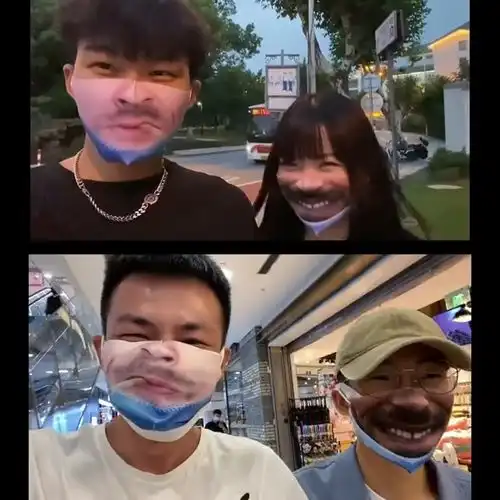 口罩和女朋友一起带口罩搞怪日常情侣