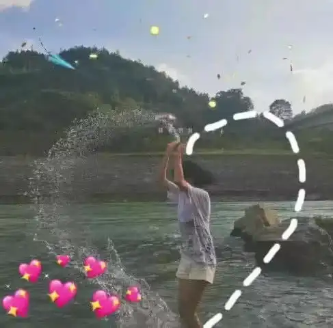 最近火了干净背景图女孩子的快乐,就是这么的简单啊