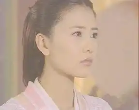 摘去发饰的古装女子,刘诗诗温柔,赵丽颖清丽,都不及她倾倒众生