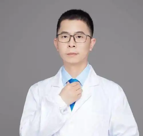 网红医生林小清涉嫌性骚扰被停职调查,相似受害者已有74人