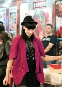 黄子韬黄桃桃女装pk罗志祥朱碧石辣眼睛