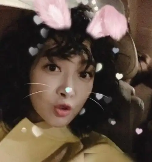 宋茜把女粉叫成兄弟,宠粉狂魔又名钢铁直女中二少女自带可爱