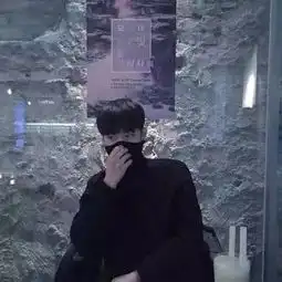 男生头像做个俗人不谈亏欠.