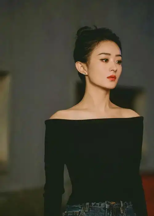赵丽颖因近照被嘲,脸变形严重,和生图判若两人