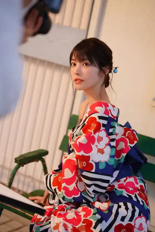 枫可怜纯如天使,艳如妖姬