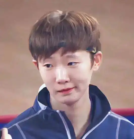 惊艳王曼昱16岁仙女照曝光,球友颜值不输明星,美貌与才华并存